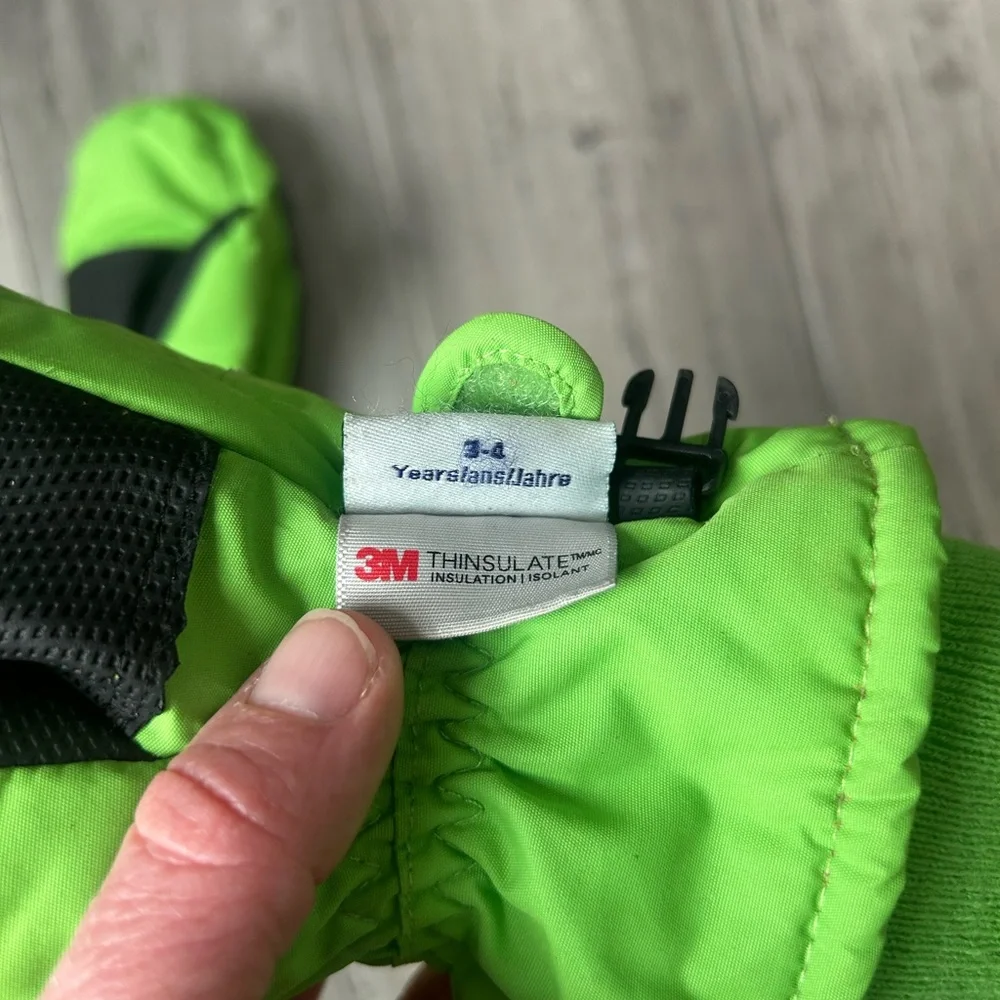 3M Thinsulate Bright Green Kids Mittens
